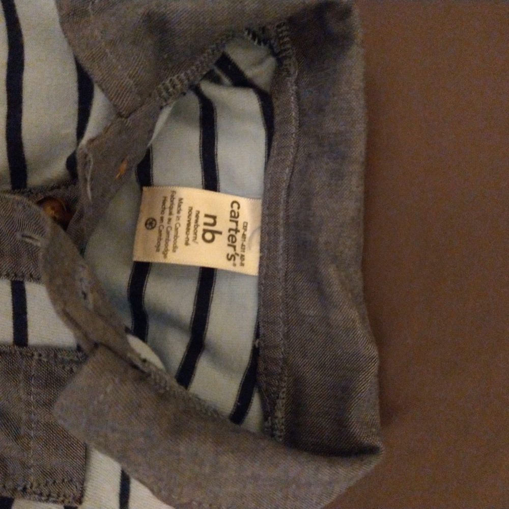 CARTERS 5 Rompers- NB - Picture 4 of 16
